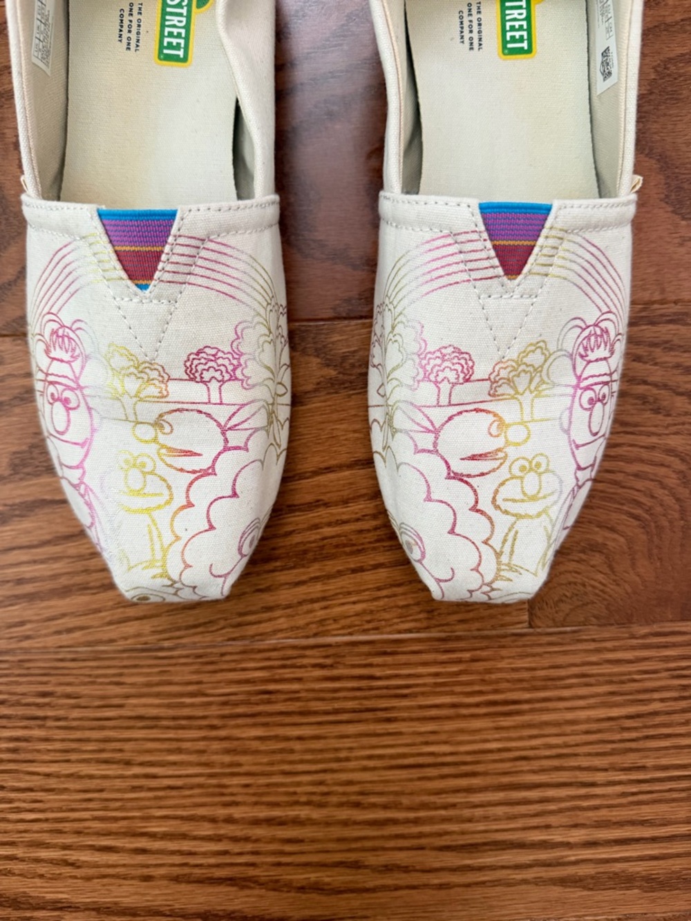 Sesame Street TOMS - 50th Anniversary Edition - Picture 2 of 10